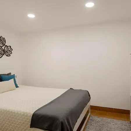 Апартаменты Graca Village Escape 2br Лиссабон
